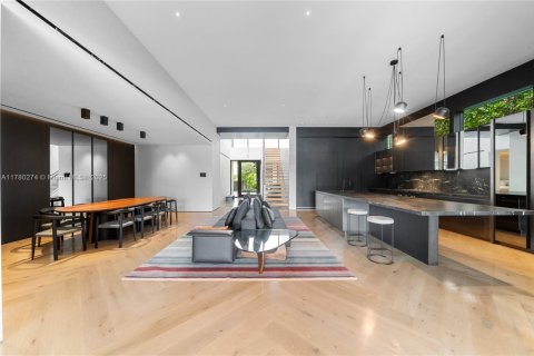 Casa en venta en Miami Beach, Florida, 6 dormitorios, 491.64 m2 № 2027750 - foto 5