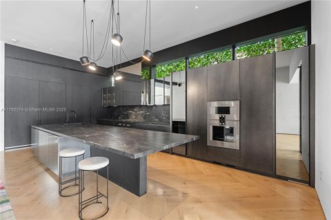 Casa en venta en Miami Beach, Florida, 6 dormitorios, 491.64 m2 № 2027750 - foto 7