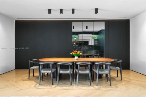 Casa en venta en Miami Beach, Florida, 6 dormitorios, 491.64 m2 № 2027750 - foto 6