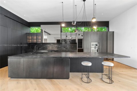 Casa en venta en Miami Beach, Florida, 6 dormitorios, 491.64 m2 № 2027750 - foto 25