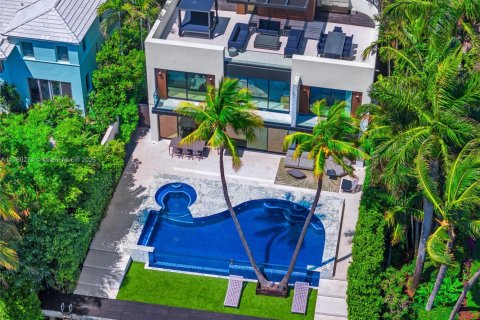 Casa en venta en Miami Beach, Florida, 6 dormitorios, 491.64 m2 № 2027750 - foto 13
