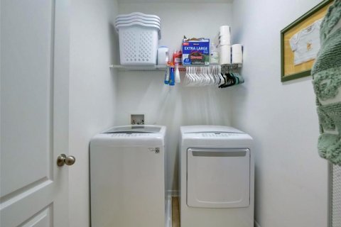 Condo in Windermere, Florida, 3 bedrooms № 2199350 - photo 22