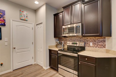 Condo in Windermere, Florida, 3 bedrooms № 2199350 - photo 13