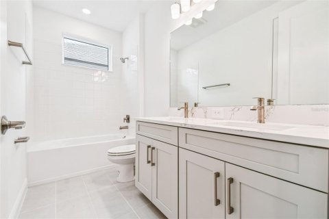 Casa en venta en Sarasota, Florida, 5 dormitorios, 327.11 m2 № 1542414 - foto 21
