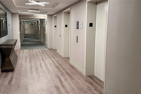 Condo in Sunny Isles Beach, Florida, 2 bedrooms  № 2022797 - photo 4