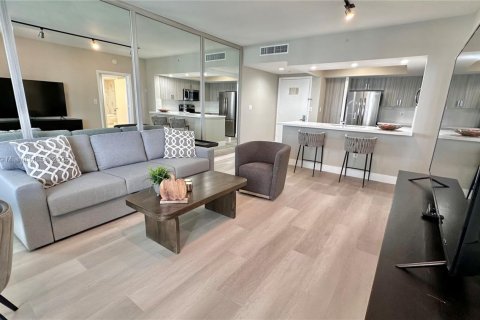 Condo in Sunny Isles Beach, Florida, 2 bedrooms  № 2022797 - photo 17