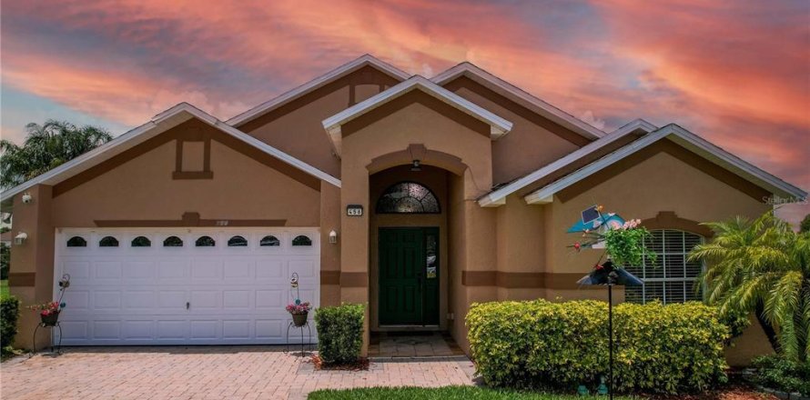 House in Davenport, Florida 3 bedrooms, 161.19 sq.m. № 1780520