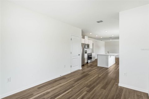 House in Apopka, Florida 3 bedrooms, 145.95 sq.m. № 1884049 - photo 7