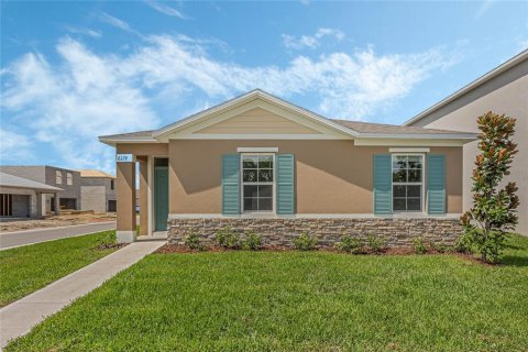 House in Apopka, Florida 3 bedrooms, 145.95 sq.m. № 1884049 - photo 1