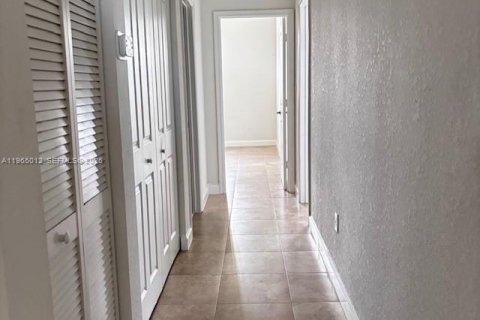 Adosado en alquiler en Homestead, Florida, 4 dormitorios, 175.31 m2 № 2026358 - foto 21