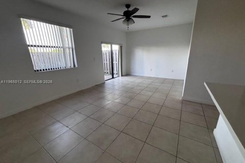 Adosado en alquiler en Homestead, Florida, 4 dormitorios, 175.31 m2 № 2026358 - foto 13