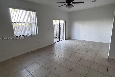 Adosado en alquiler en Homestead, Florida, 4 dormitorios, 175.31 m2 № 2026358 - foto 12