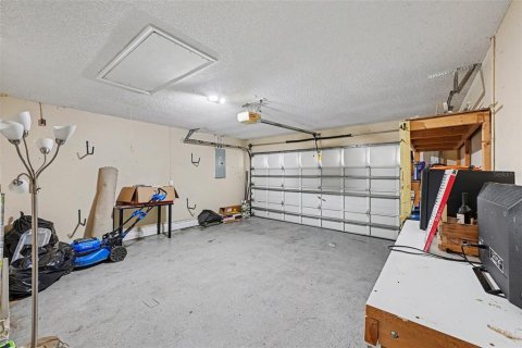 House in Cocoa, Florida 3 bedrooms, 112.6 sq.m. № 2284463 - photo 24