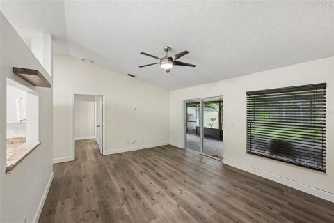 House in Cocoa, Florida 3 bedrooms, 112.6 sq.m. № 2284463 - photo 5