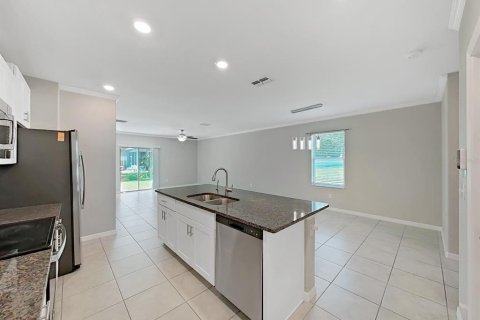 House in Hudson, Florida 5 bedrooms, 221.94 sq.m. № 1911688 - photo 12