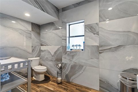Propiedad comercial en venta en Tampa, Florida, 285.58 m2 № 1718035 - foto 25