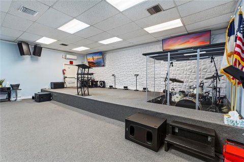 Propiedad comercial en venta en Tampa, Florida, 285.58 m2 № 1718035 - foto 8