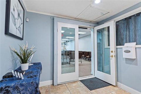 Propiedad comercial en venta en Tampa, Florida, 285.58 m2 № 1718035 - foto 11