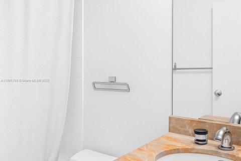 Снять в аренду кондоминиум в Майами, Флорида 2 спальни, 121.7м2, № 1924731 - фото 19