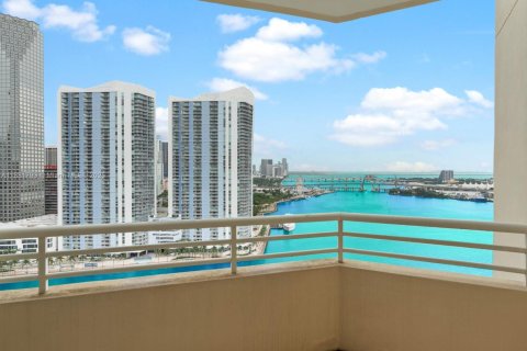 Снять в аренду кондоминиум в Майами, Флорида 2 спальни, 121.7м2, № 1924731 - фото 7