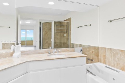 Снять в аренду кондоминиум в Майами, Флорида 2 спальни, 121.7м2, № 1924731 - фото 16