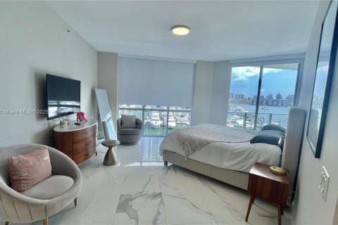 Condo in North Miami Beach, Florida, 2 bedrooms  № 1743880 - photo 22