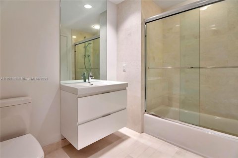 Condo in North Miami Beach, Florida, 2 bedrooms  № 1743880 - photo 27