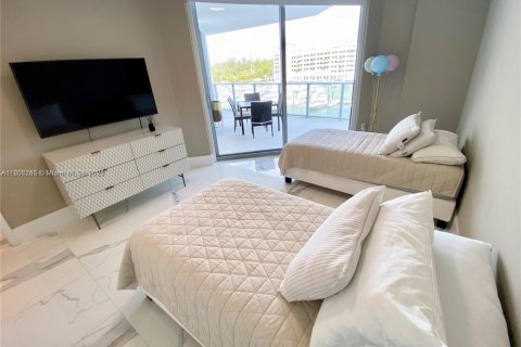Condo in North Miami Beach, Florida, 2 bedrooms  № 1743880 - photo 5