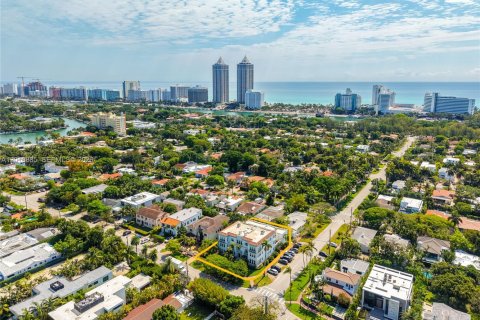Condo in Miami Beach, Florida, 3 bedrooms № 2075254
