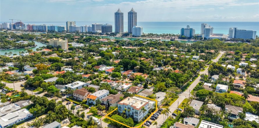 Condo in Miami Beach, Florida, 3 bedrooms  № 2075254