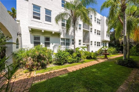 Condo in Miami Beach, Florida, 3 bedrooms  № 2075254 - photo 25