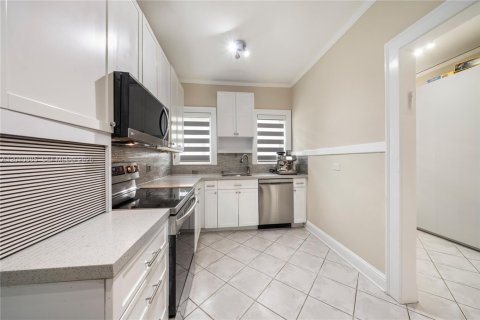 Condo in Miami Beach, Florida, 3 bedrooms  № 2075254 - photo 10