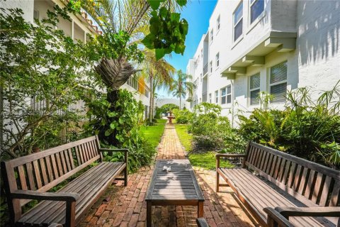 Condo in Miami Beach, Florida, 3 bedrooms  № 2075254 - photo 26