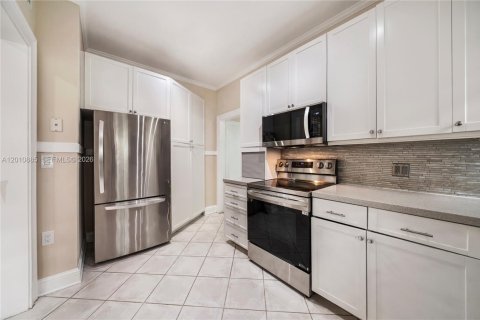 Condo in Miami Beach, Florida, 3 bedrooms  № 2075254 - photo 12