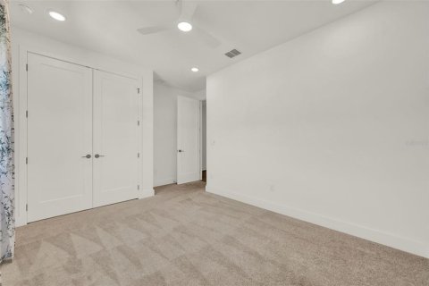 Townhouse in Celebration, Florida 3 bedrooms, 164.9 sq.m. № 1824881 - photo 19