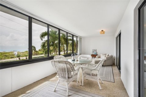 Condo in Bradenton Beach, Florida, 2 bedrooms  № 2097673 - photo 18