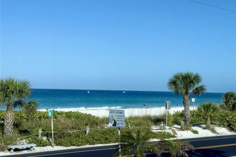 Condo in Bradenton Beach, Florida, 2 bedrooms  № 2097673 - photo 2