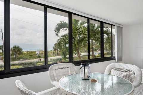 Condo in Bradenton Beach, Florida, 2 bedrooms  № 2097673 - photo 19