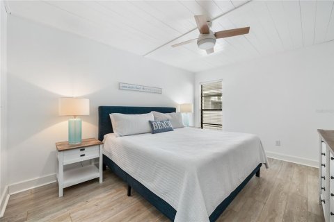 Condo in Bradenton Beach, Florida, 2 bedrooms  № 2097673 - photo 30