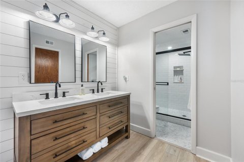 Condo in Bradenton Beach, Florida, 2 bedrooms  № 2097673 - photo 27