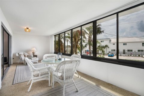 Condo in Bradenton Beach, Florida, 2 bedrooms  № 2097673 - photo 21
