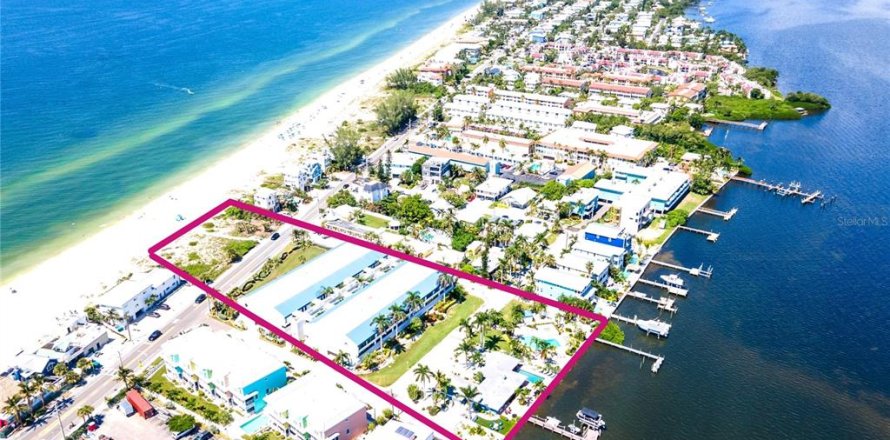Condo in Bradenton Beach, Florida, 2 bedrooms  № 2097673
