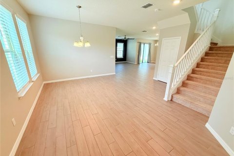 Villa ou maison à louer à Oviedo, Floride: 4 chambres, 269.23 m2 № 2425948 - photo 4