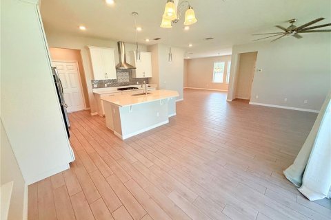 Villa ou maison à louer à Oviedo, Floride: 4 chambres, 269.23 m2 № 2425948 - photo 8