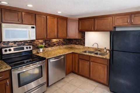 Снять в аренду кондоминиум в Плантация, Флорида 1 спальня, 73.39м2, № 2058561 - фото 2