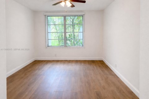 Снять в аренду кондоминиум в Плантация, Флорида 1 спальня, 73.39м2, № 2058561 - фото 5