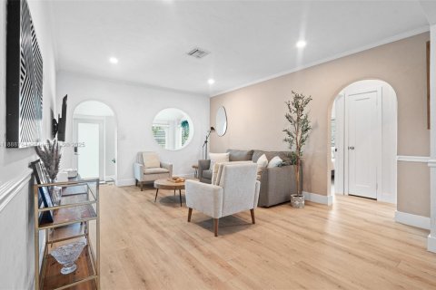 Villa ou maison à louer à Hollywood, Floride: 2 chambres, 105.63 m2 № 1944630 - photo 28