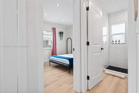 Villa ou maison à louer à Hollywood, Floride: 2 chambres, 105.63 m2 № 1944630 - photo 4