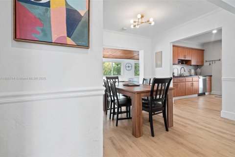 Villa ou maison à louer à Hollywood, Floride: 2 chambres, 105.63 m2 № 1944630 - photo 17