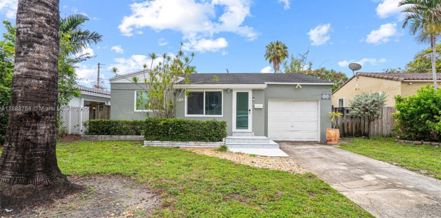 Villa ou maison à Hollywood, Floride 2 chambres, 105.63 m2 № 1944630